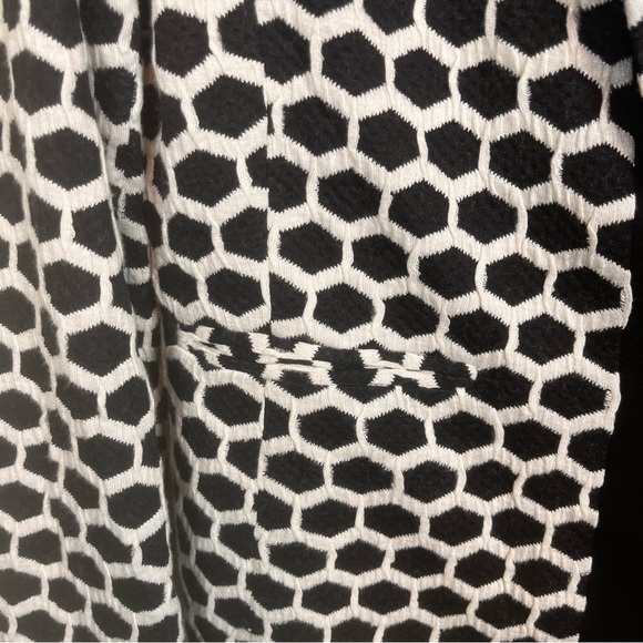 Esley black & white honeycomb pattern blazer in Woman’s Large-NWT - Picture 3 of 15
